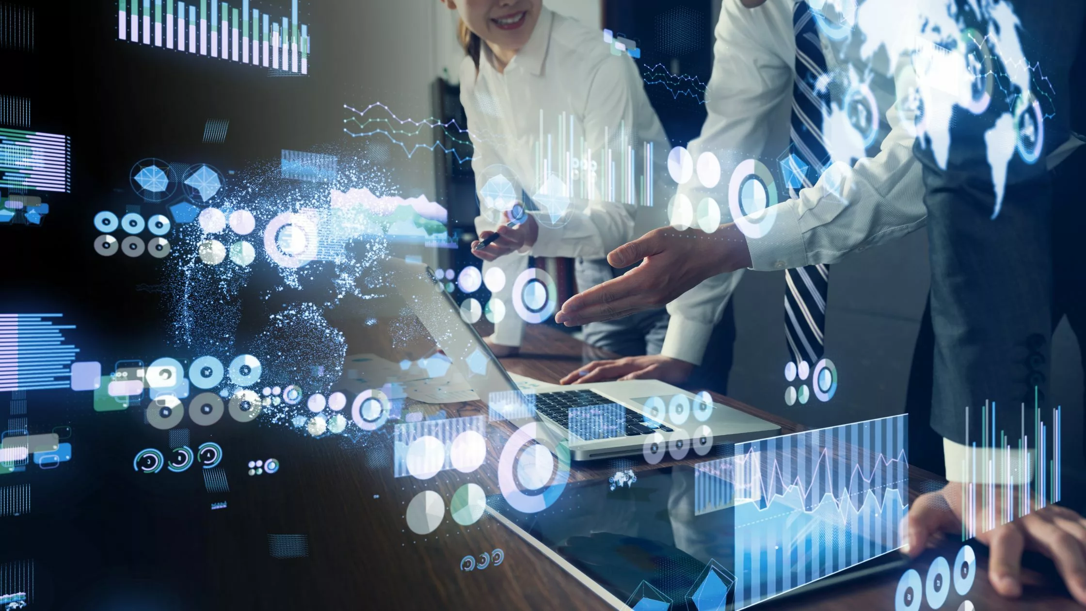 CX Agent Demonstrating The Value of Agent Assist, Self-Service, and Analytics